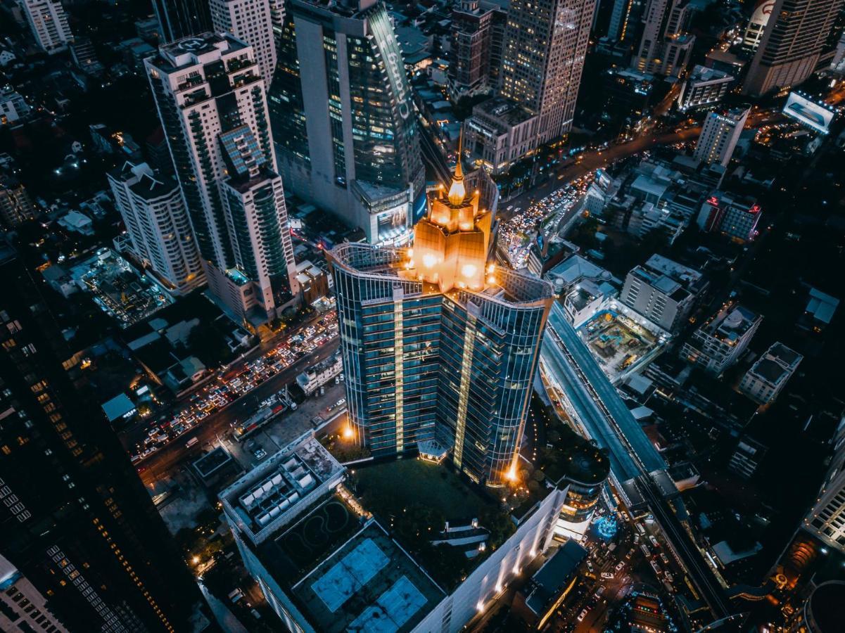 Grande Centre Point Hotel Terminal21 Bangkok Exterior photo Aerial view of the building at night