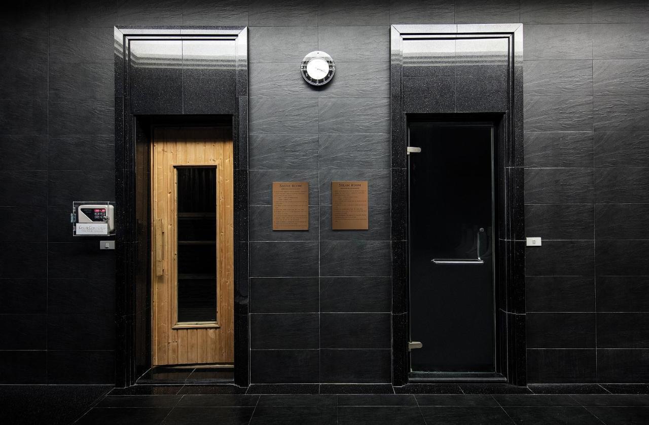 Grande Centre Point Hotel Terminal21 Bangkok Exterior photo Entrance to the sauna