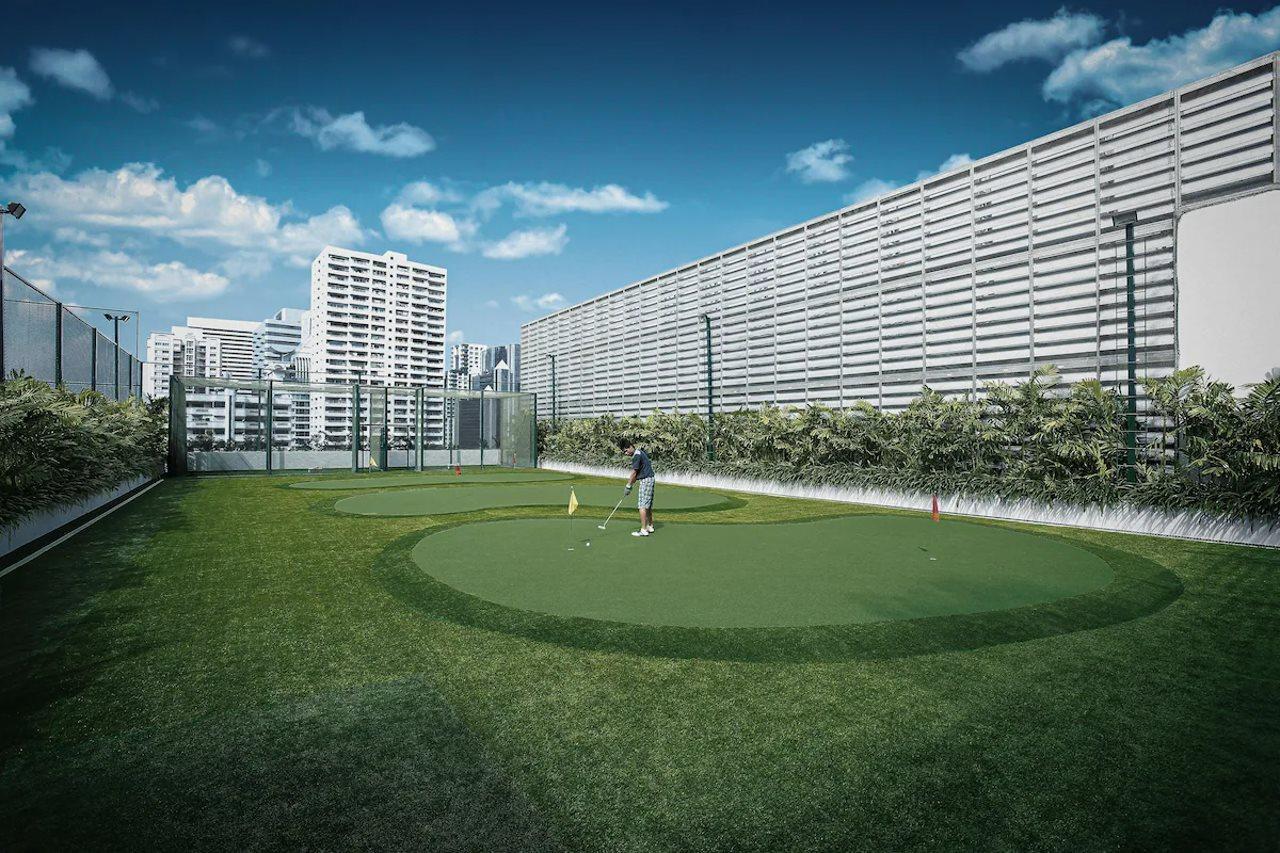 Grande Centre Point Hotel Terminal21 Bangkok Exterior photo Golf course
