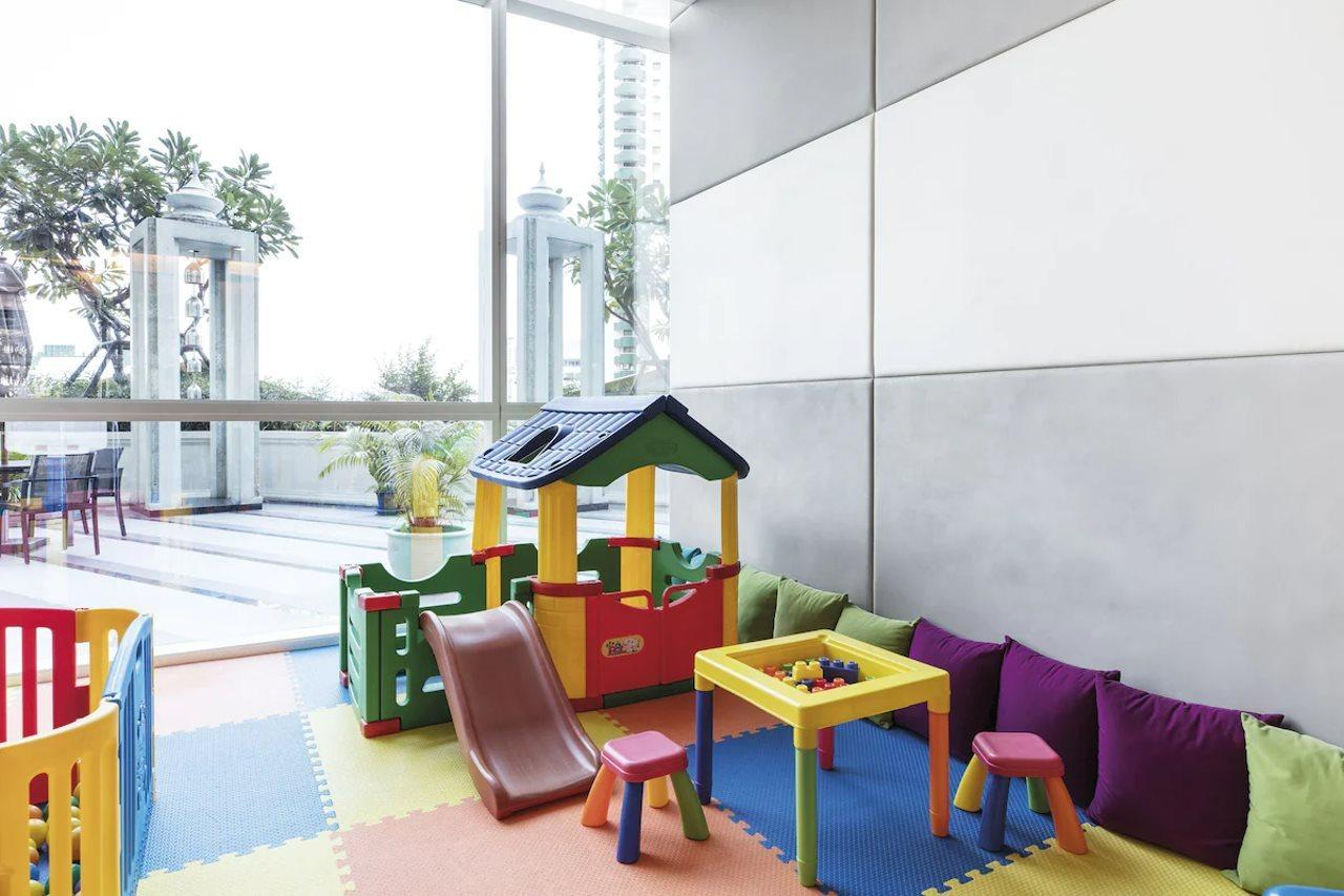 Grande Centre Point Hotel Terminal21 Bangkok Exterior photo Children's play area