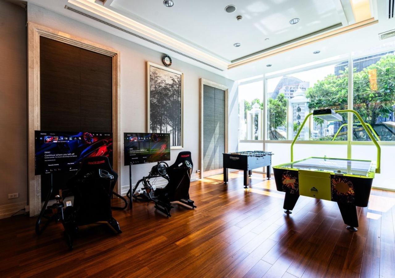 Grande Centre Point Hotel Terminal21 Bangkok Exterior photo The Sports Lounge